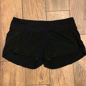 Lululemon running shorts, blk, size 6, GUC